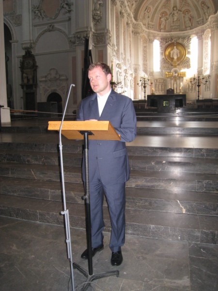 Beginn er Mittagsmeditation 2009 im Dom 005_internet.jpg